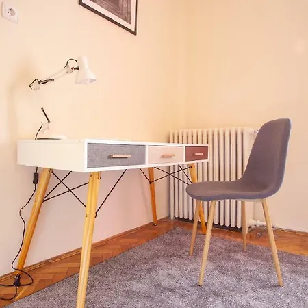 Civis Center Apartman *