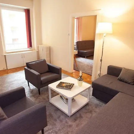 Civis Center Apartman *